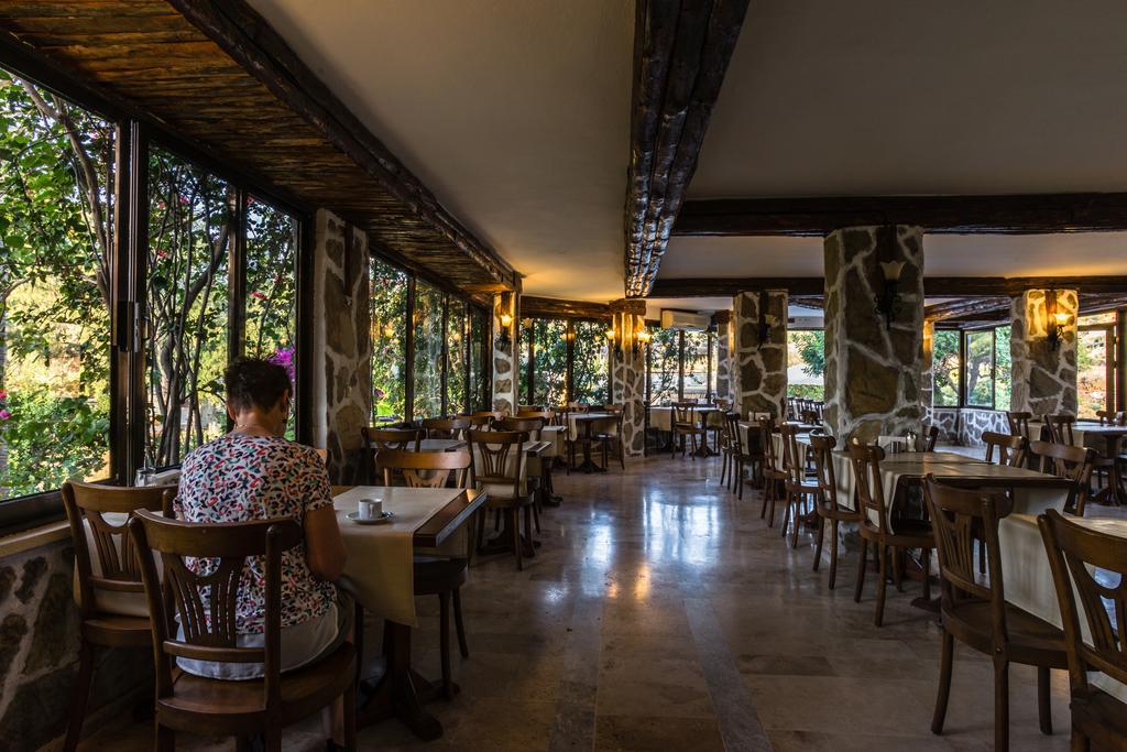 Pataros Hotel พาทารา ภายนอก รูปภาพ