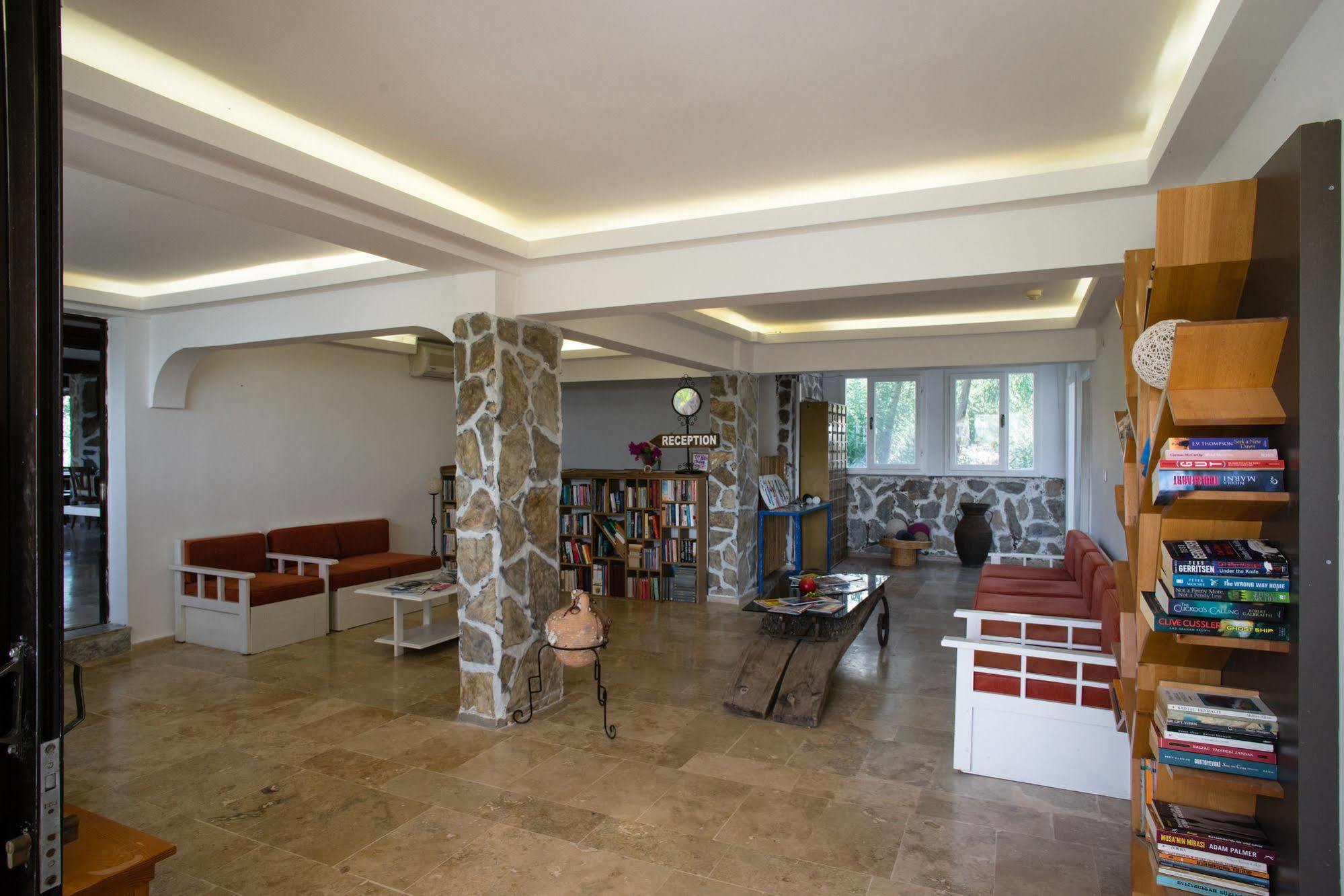 Pataros Hotel พาทารา ภายนอก รูปภาพ