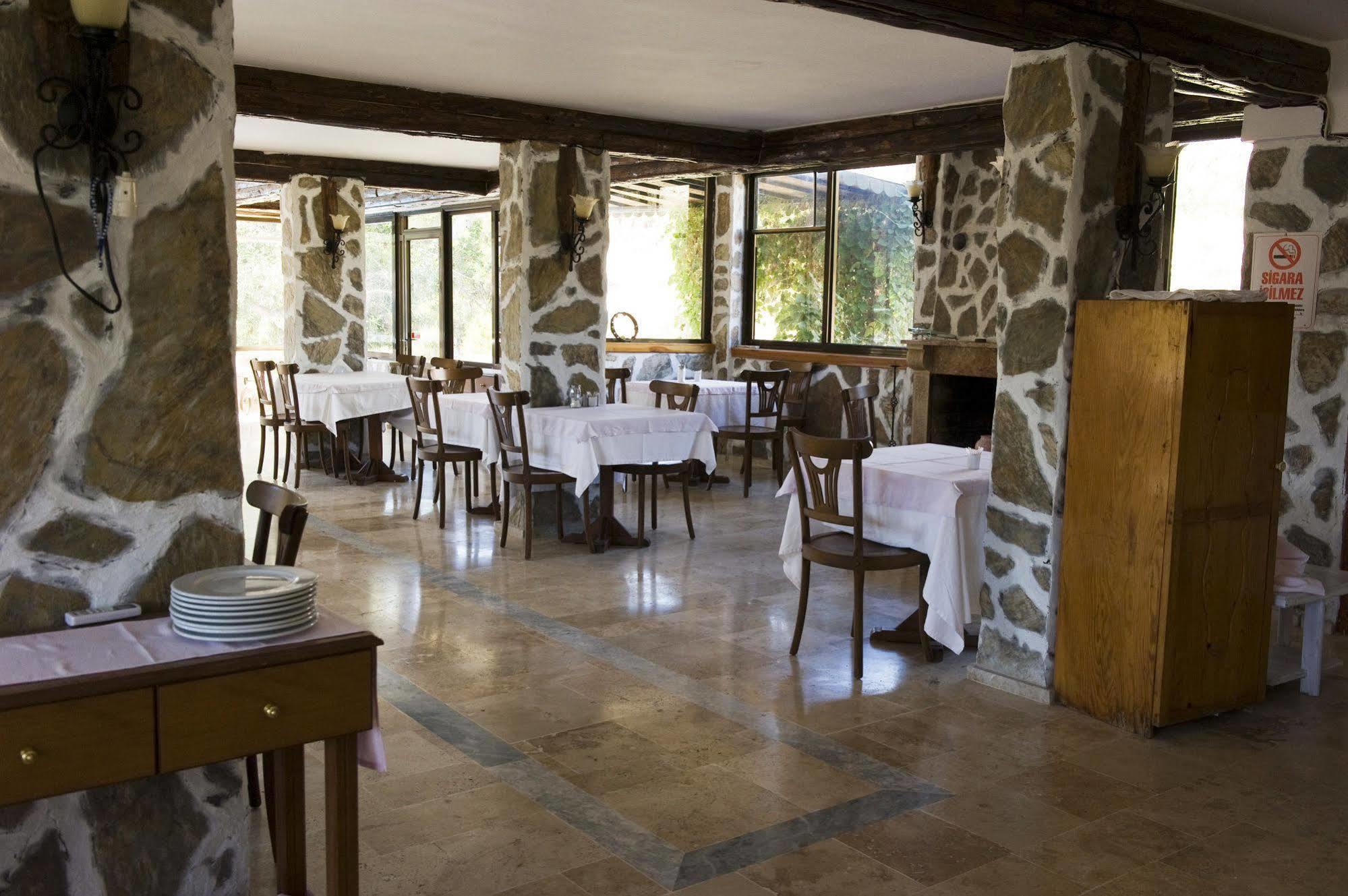 Pataros Hotel พาทารา ภายนอก รูปภาพ