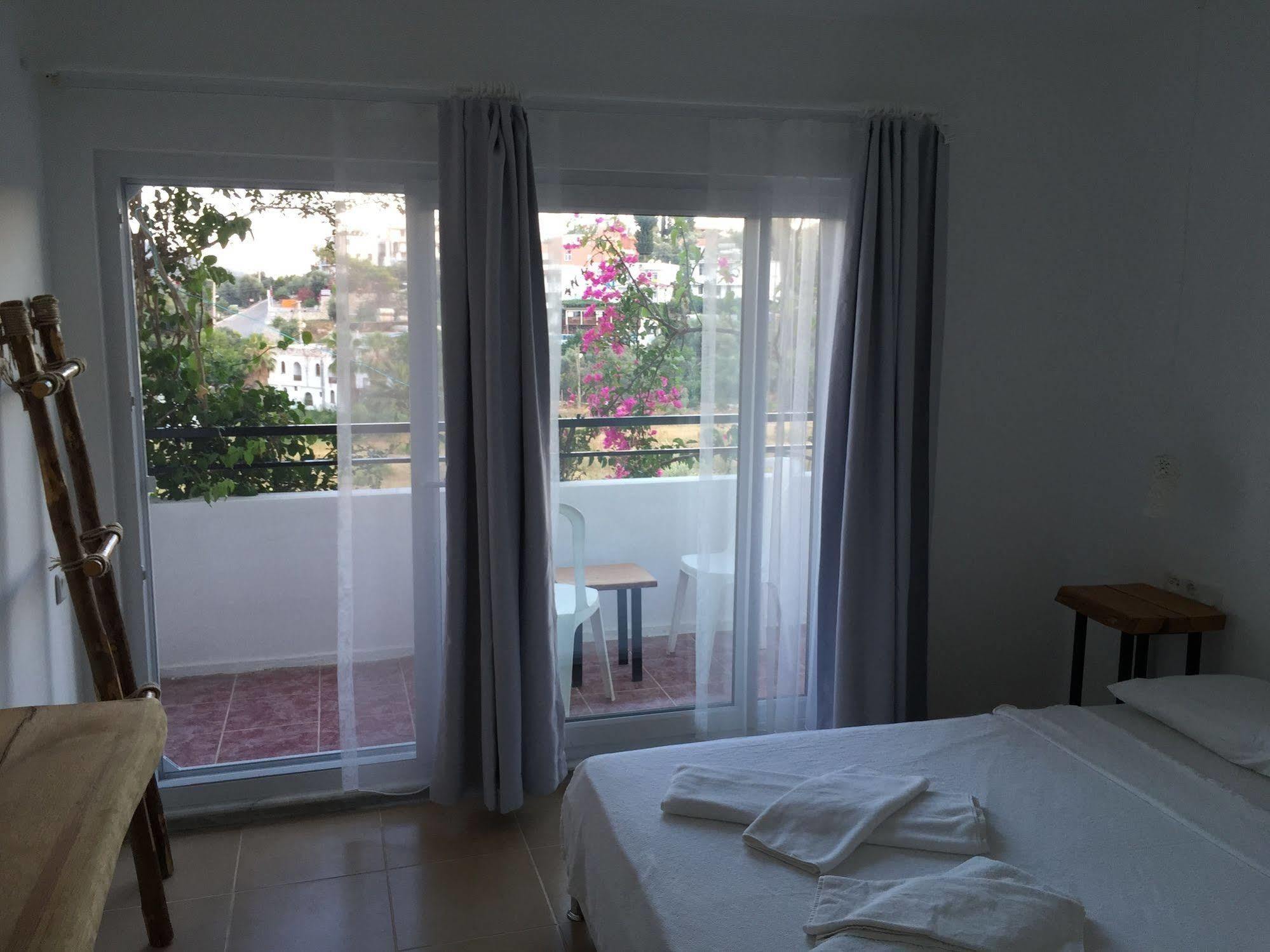 Pataros Hotel พาทารา ภายนอก รูปภาพ